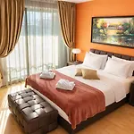 Aparthotel Capitоl & 5*