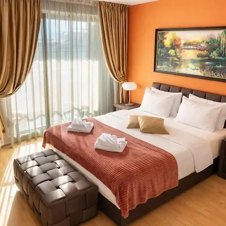 Aparthotel Capitоl & 5*