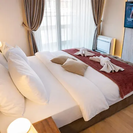 Aparthotel Capitоl & 5*